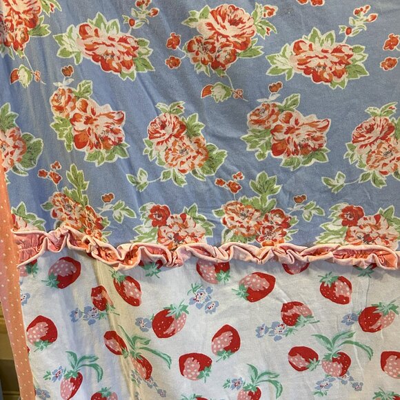 Matilda Jane Strawberry Fields blanket - Picture 2 of 4